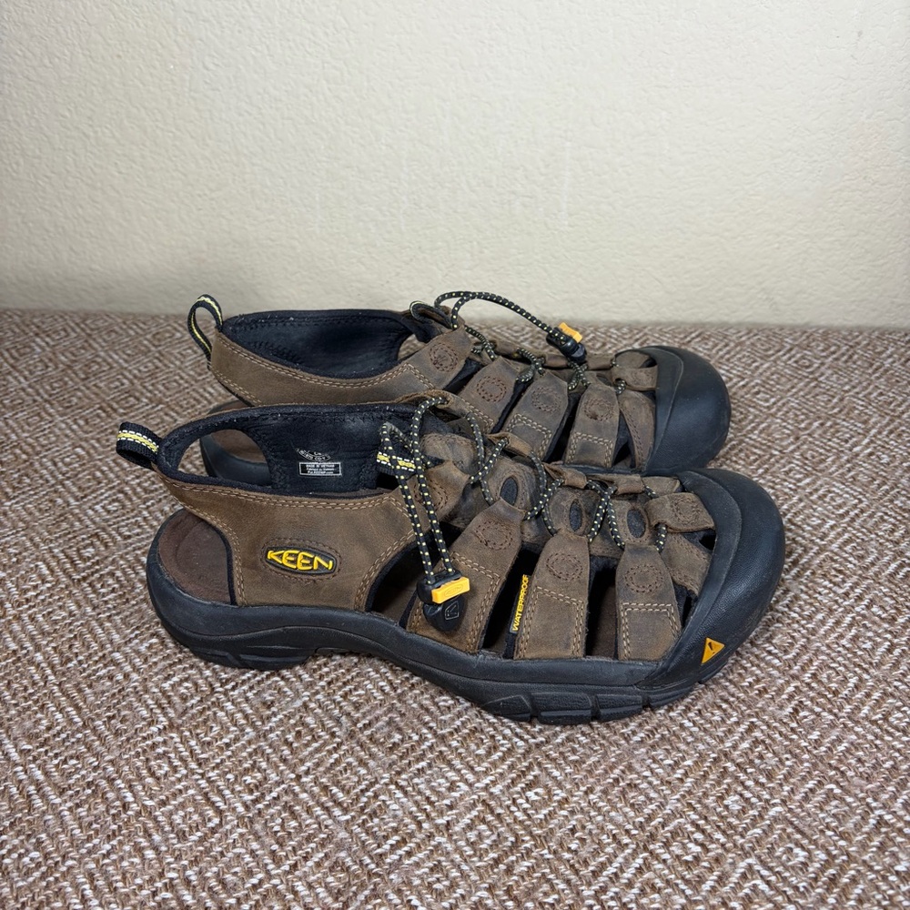 Keen Newport Sandals Mens Brown Hiking Close Toe Leather 11” Long No Sz Gorpcore